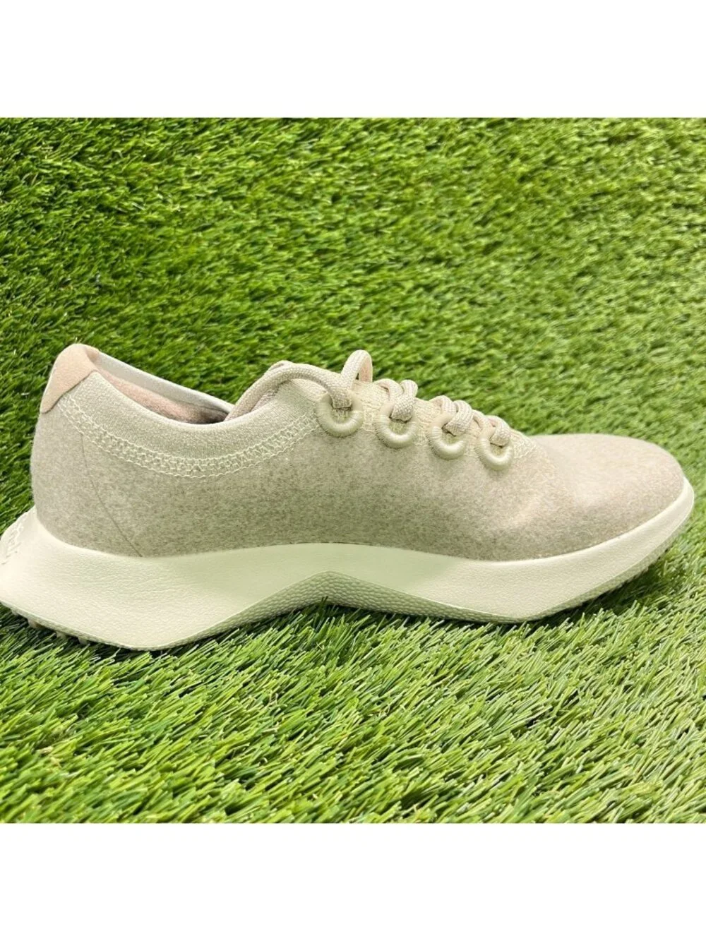 Allbirds Wool Dasher 2 Womens Size 9.5 Beige Athletic Running Shoes Sneakers